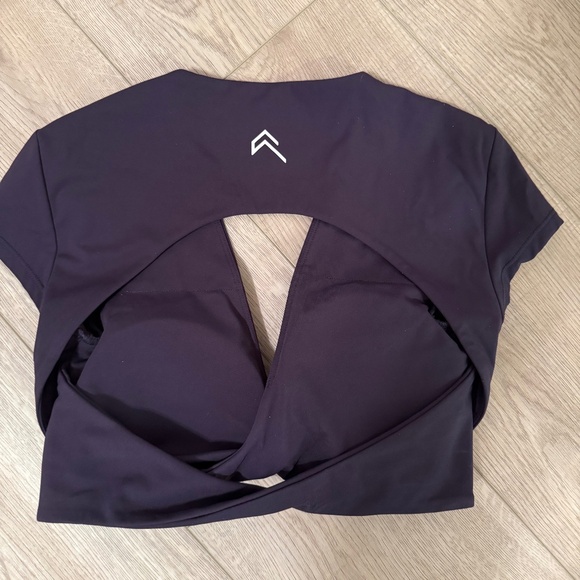 ONER Unified Twist Front Short Sleeve Crop Top - Picture 2 of 4